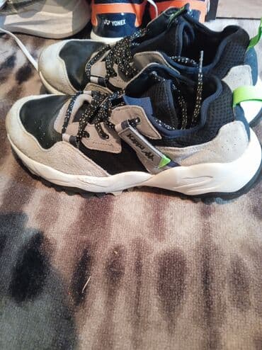 свадебные платья в бишкеке цены на прокат: Кроссовки Nike 1) Белые тренировочные кроссовки Nike: - Верх — 17