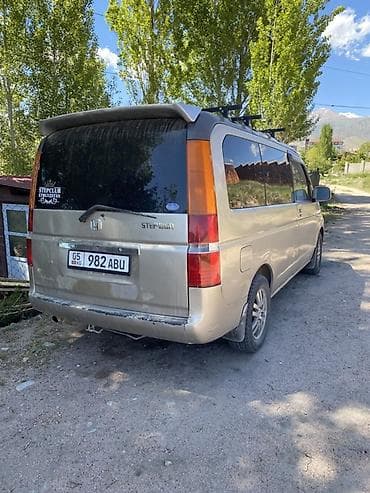 четырехколесный скутер с кабиной: Honda Stepwgn: 2001 г., 2 л, Автомат, Газ, Минивэн — 3