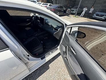 toyota 86: Toyota Corolla: 2021 г., 1.8 л, Гибрид, Седан — 9
