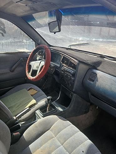 pes 2013: Volkswagen Passat: 1988 г., 1.8 л, Механика, Бензин, Седан — 1