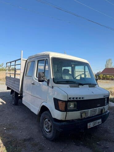 продаю в связи с переездом: Mercedes-Benz : 1986 г., 3 л, Механика, Дизель, Бус — 2