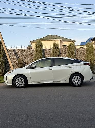 prius 2006: Toyota Prius: 2019 г., 1.8 л, Автомат, Гибрид, Универсал — 3