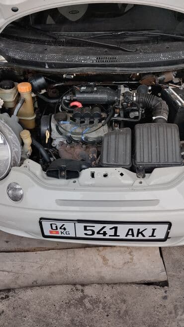 Компактный хэтчбек. Кузов и экстерьер: - 5-дверный кузов, светлый