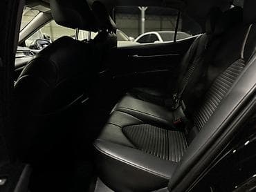 Продажа авто: Toyota Camry: 2019 г., Седан — 10