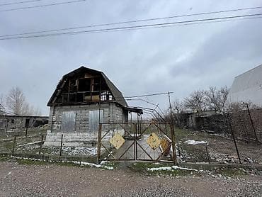 Продается земельный участок с дачным строением и хозяйственными