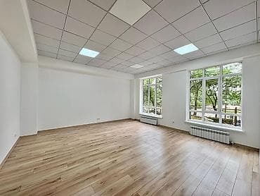 Аренда офисов, 50 м², В жилом комплексе, 1 линия