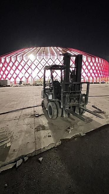 Погрузчик вилочный (каропогрузчик) Сдаю сдаю сдаю сдаю сдаю Услуги — 3