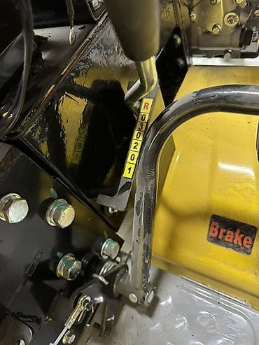 немецкий трактор: Мини-трактор (мотоблок с прицепным сиденьем) жёлтого цвета Описание — 5