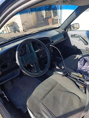 с4 2 6: Volkswagen Passat: 1988 г., Седан — 8