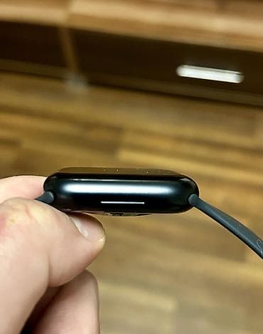 13 макс: Apple Watch Series 8, 45 мм (aluminum case) В отличном состоянии, часы — 5