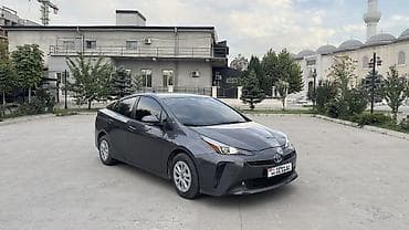 lt 45: Toyota Prius: 2019 г., 1.8 л, Вариатор, Гибрид, Хэтчбэк — 1