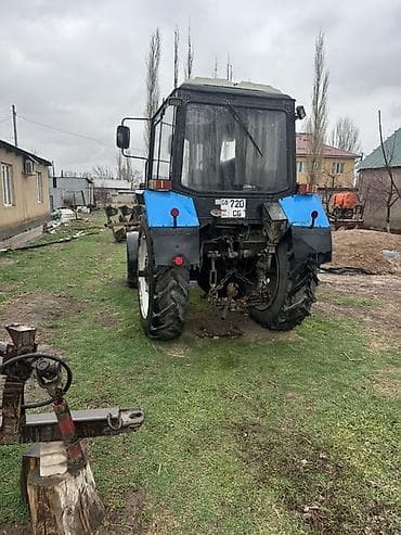 трактыр 82: Трактор Беларус МТЗ-82.1 с кабиной - Полный привод (4x4), передний — 3