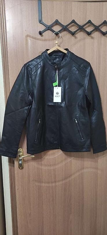 Джинсы: Куртка совершенно новая не подошёл размер. классика 4500 сом — 1