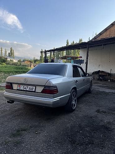 2 4 д: Mercedes-Benz W124: 1991 г., 2 л, Механика, Бензин — 4