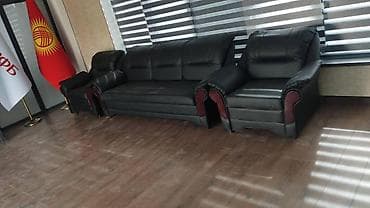 кожаный диваны: Комплект мягкой мебели, цвет - Черный — 1