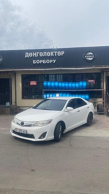 Toyota Camry: 2013 г., Автомат, Бензин, Седан