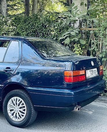 волсваген голв: Volkswagen Vento: 1993 г., 1.8 л, Автомат, Бензин, Седан — 8