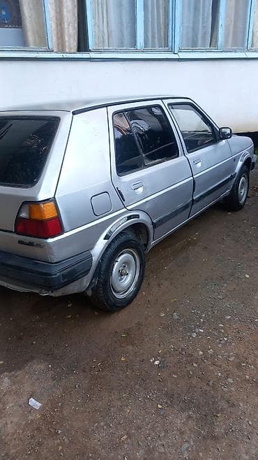 Volkswagen Golf: 1988 г., 1.8 л, Кол менен иштөөчү, Бензин, Хетчбек — 4