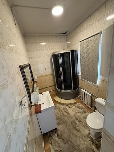 кара балта гоцтиниса: 3 этажный Танхаус вместе с цокольным этажом общая полезная площадь — 10