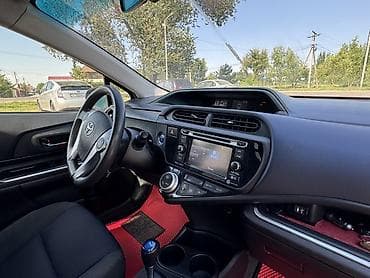 Toyota Prius C: 2017 г., 1.5 л, Автомат, Гибрид, Хэтчбэк — 7