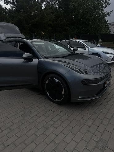 Geely: Zeekr 001: 0.1 - engine capacity л | 2024 г. Лифтбек — 5