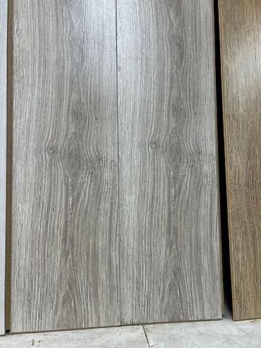 ламинанты: Прямоугольные панели с текстурой под светлое дерево. Рисунок имитирует — 1