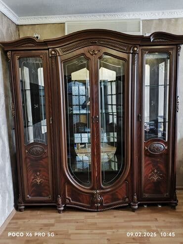 продаю мебель для салона красоты: Продам качественную горку 🪞 Идеальное состояние, использовалась — 1