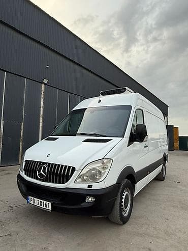 Mercedes‑Benz Sprinter ( средная база, высокая крыша) Свежий пригнан