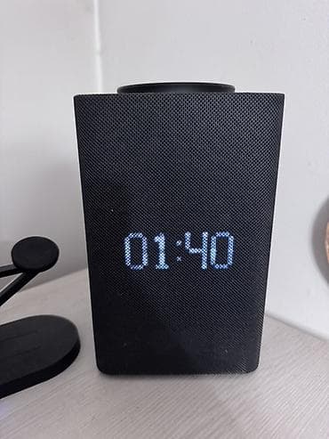 Наушники: Компактная смарт-акустика с часовым дисплеем - Многофункциональная — 1