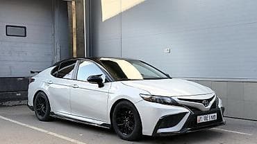 Toyota Camry: 2021 г., 3.5 л, Бензин, Седан