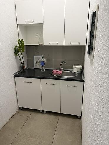 сдаю места в аренду: Сдается в аренду коммерческое помещение открытой планировки. 130 — 2