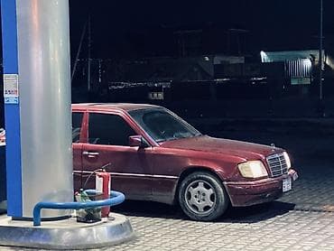 значок w210: Mercedes-Benz W124: 1994 г., 2 л, Ручные, Бензин, Седан — 2
