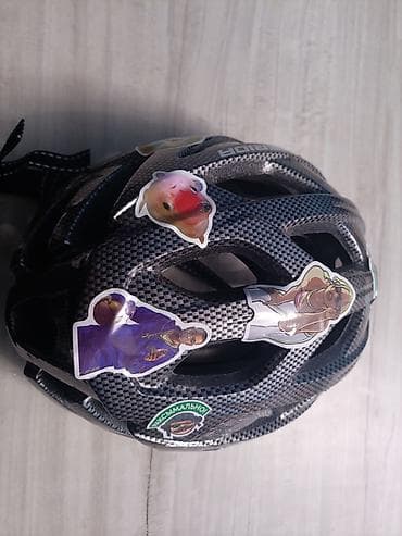 Велосипедный шлем с аэродинамичным карбоновым рисунком (серо‑чёрный)