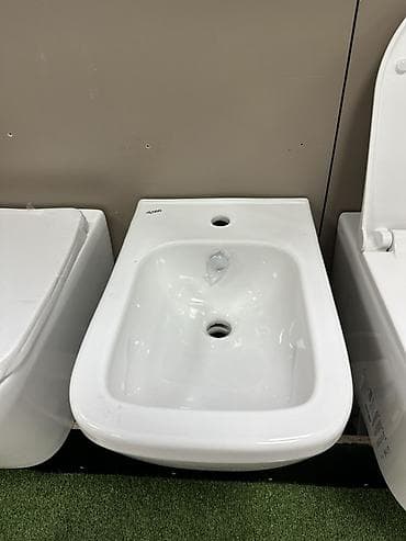 white board: Подвесное биде из санфаянса - Тип монтажа: настенное (подвесное) — 2