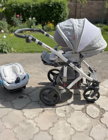 купить прогулочную коляску недорого: Коляска, Б/у — 1