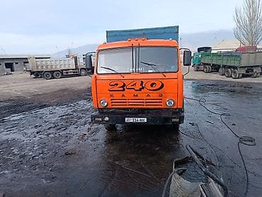 КАМАЗ самосвал, оранжевый, передняя кабина с обозначением «240» — 1