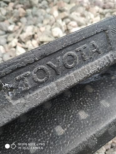 cruiser: Бампер Toyota, Б/у, Оригинал — 5