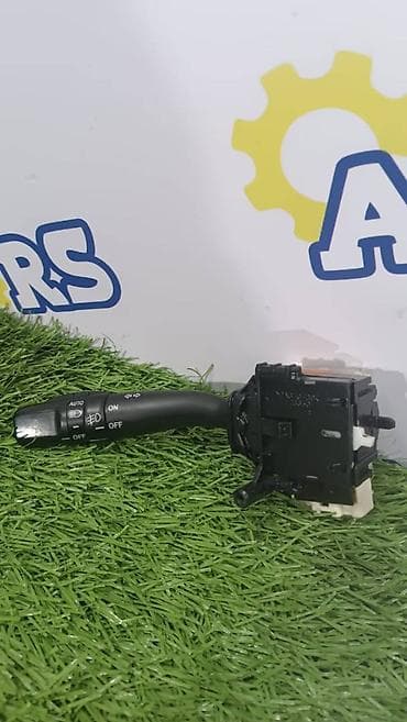 6d mark: Toyota Highlander, 2006 год, гитара руля (переключатель света) — 1