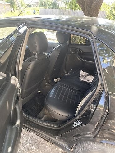 infinity fx35: Ford Focus: 2001 г., 2 л, Автомат, Бензин, Седан — 7