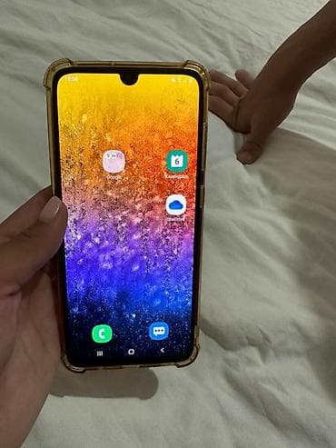 nokia 2720: Samsung Galaxy A70, Б/у, 128 ГБ, цвет - Золотой, 2 SIM — 2