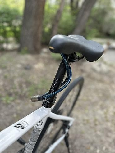 маленький фикс: Шоссейный велосипед, Рама M (156 - 178 см), Б/у — 5