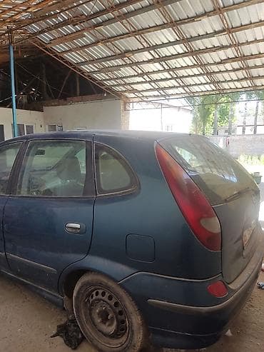 mtz 82: Nissan Almera Tino: 2002 г., Механика, Дизель, Хэтчбэк — 3