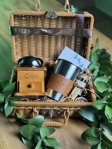 мишка подарок девушке цена: Подарочный кофе набор • Плетеный чемоданчик (с кожаными креплениями) • — 3