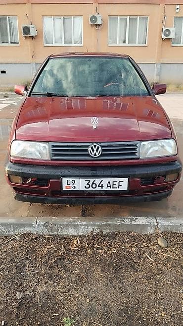 авто битый купить: Volkswagen Vento: 1991 г., 1.6 л, Ручные, Бензин, Седан — 1