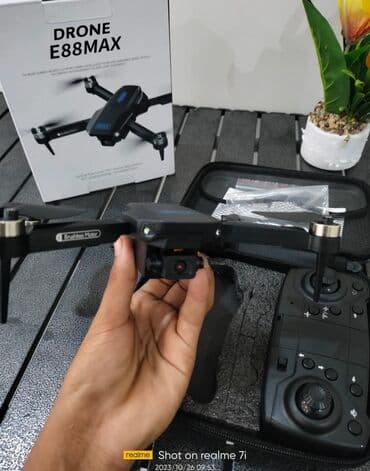 пл: Детский дрон E88мах 📸 | 2 батарейка | 🔹 Описание: Идеальный первый — 2