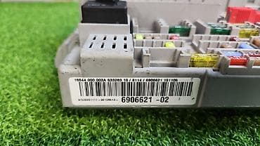 е90: Блок предохранитель е90 6 906 —621 В отличном состоянии, очень — 4