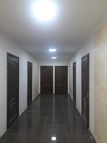 продаю офис 107 м² с ремонтом с мебелью административное здание 1 этаж: Сдаю новые офисные помещения.Район Алматинка Южная магистраль. Евро — 3