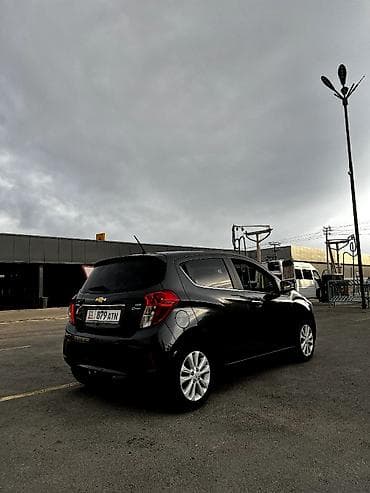 Продажа авто: Chevrolet Spark: 2016 г., Автомат, Бензин, Хэтчбэк — 2