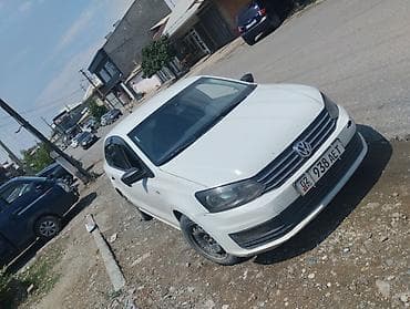 Унаа сатуу: Volkswagen Polo: 2017 г., 1.6 л, Кол менен иштөөчү, Бензин, Седан — 3