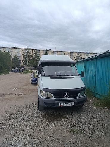 m5 e60: Легкий грузовик, Mercedes-Benz — 1